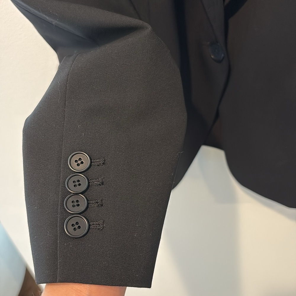Theory Black Blazer 10 - Picture 4 of 4